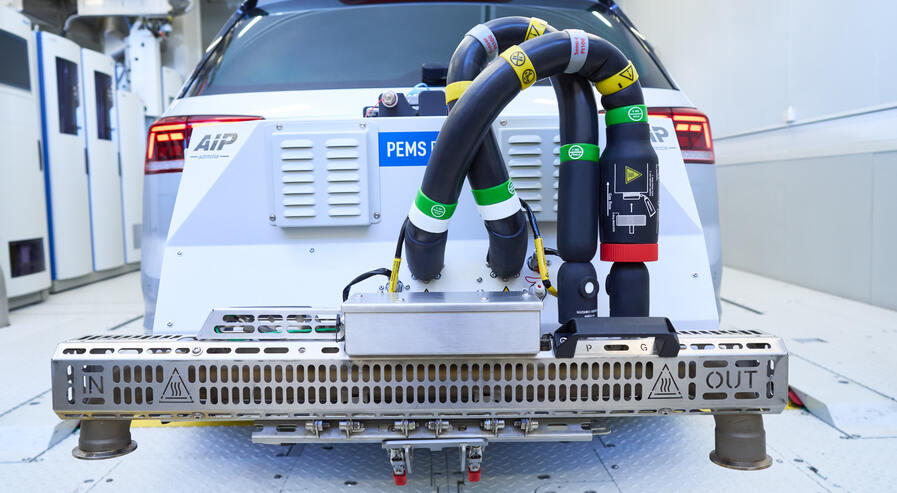 Emission Measurement Systems on vehicle 